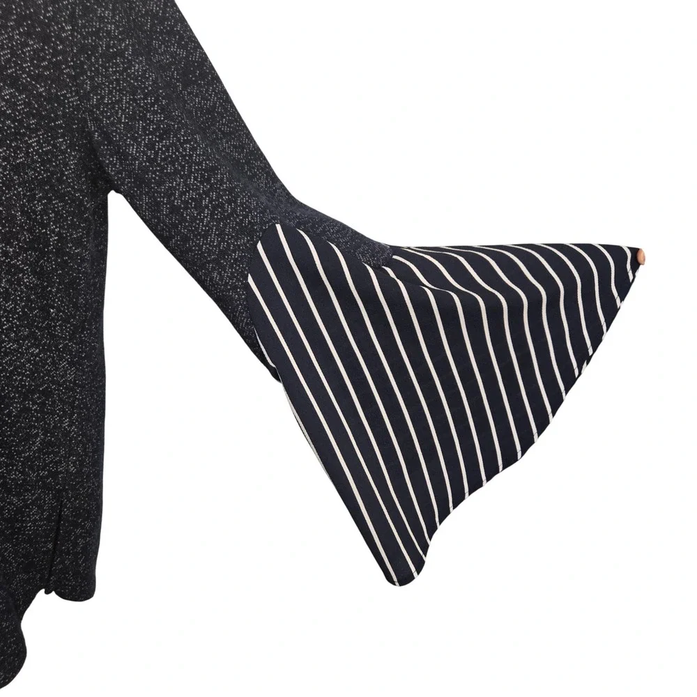 Hannah Womens Navy & White Striped Bell Sleeve Boat Neck Blouse Top Size Medium‎